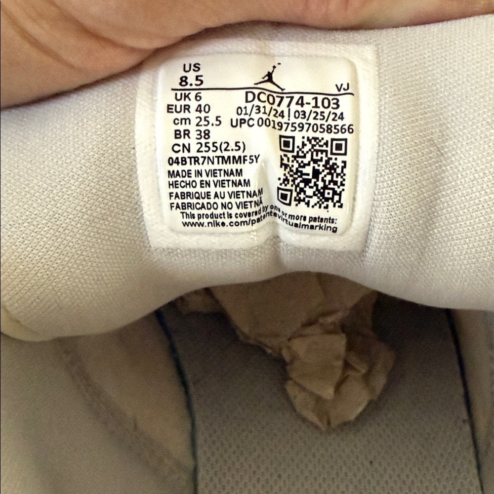 Nike Air Jordan 1 Low Sneakers - Neutral Grey & Coconut Milk - Picture 3 of 13